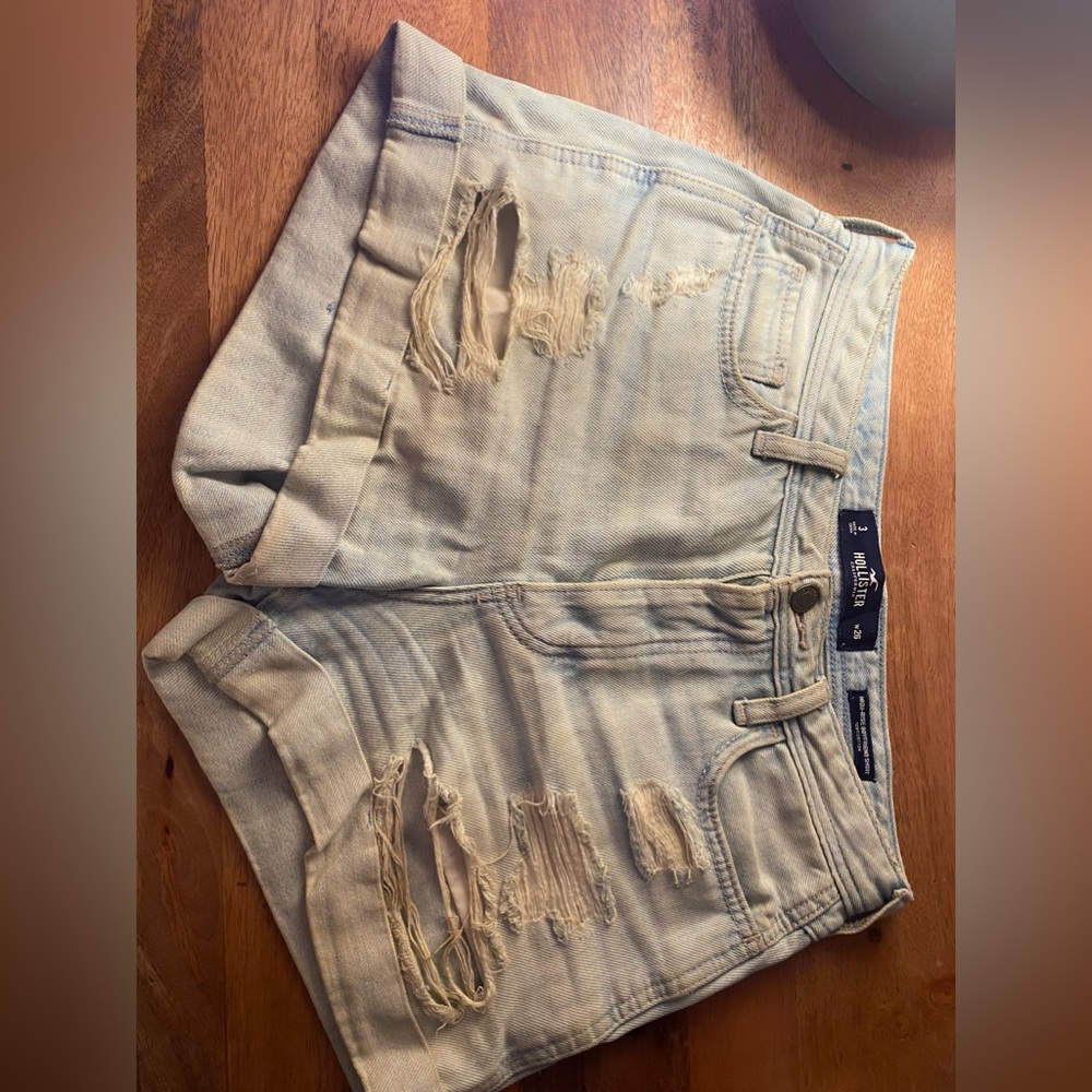 Light wash jean shorts, in good condition